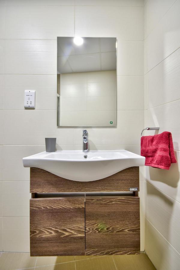 Central Suites St. Julian'S Rum bild